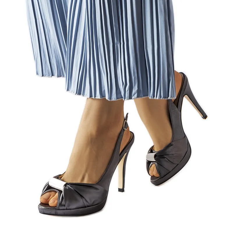 Donkergrijze sandalen met hoge hak van Crispin grijs